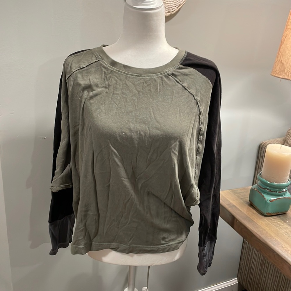 Free people ! Cute top!